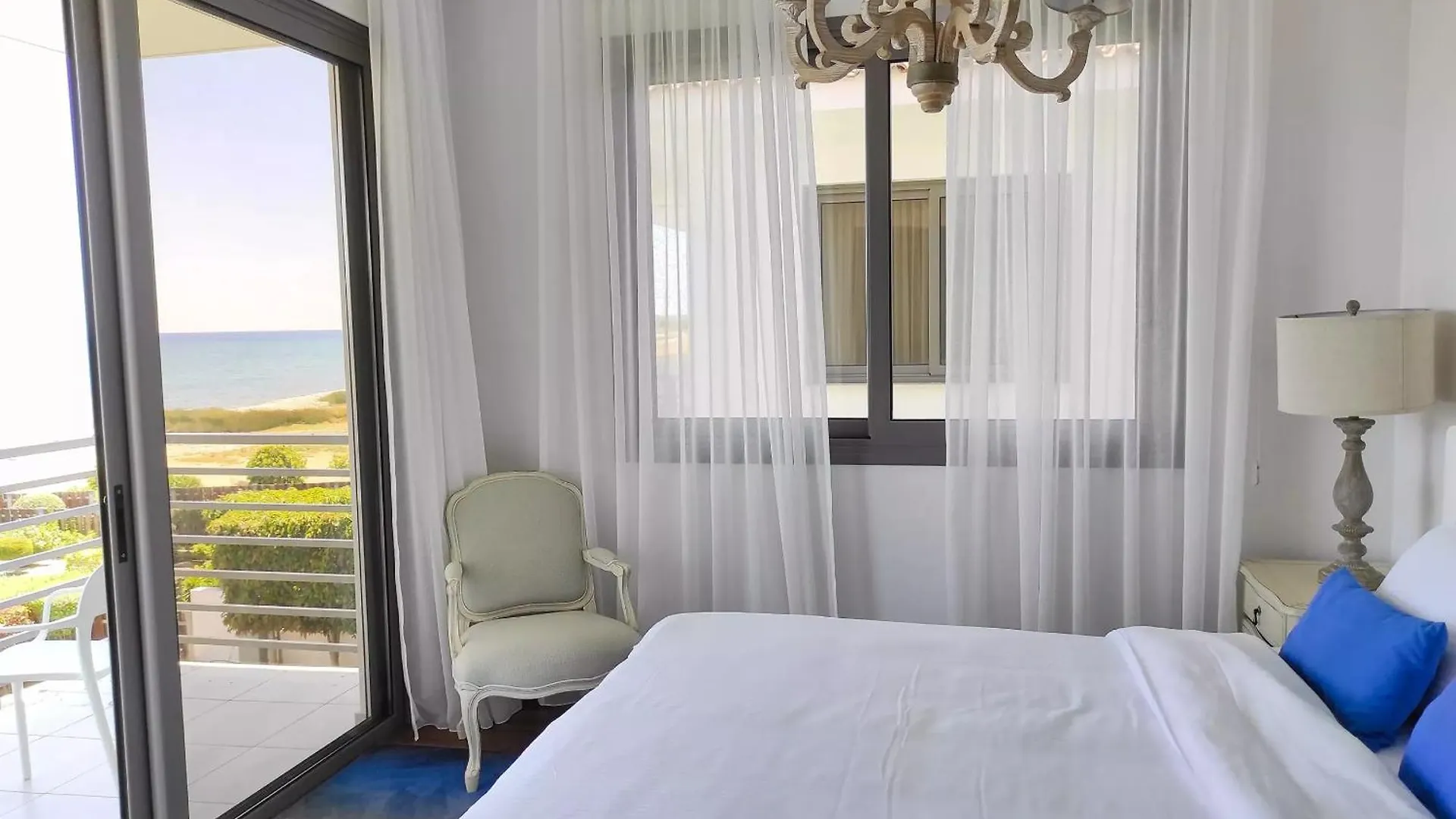 Luxury Beachfront Villa With Private Pool, Yoga & Sea Adventures Larnaca 0*,  Cyprus